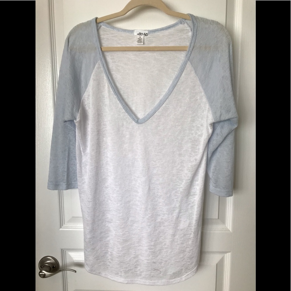 Lightweight 3/4 sleeve sweater top